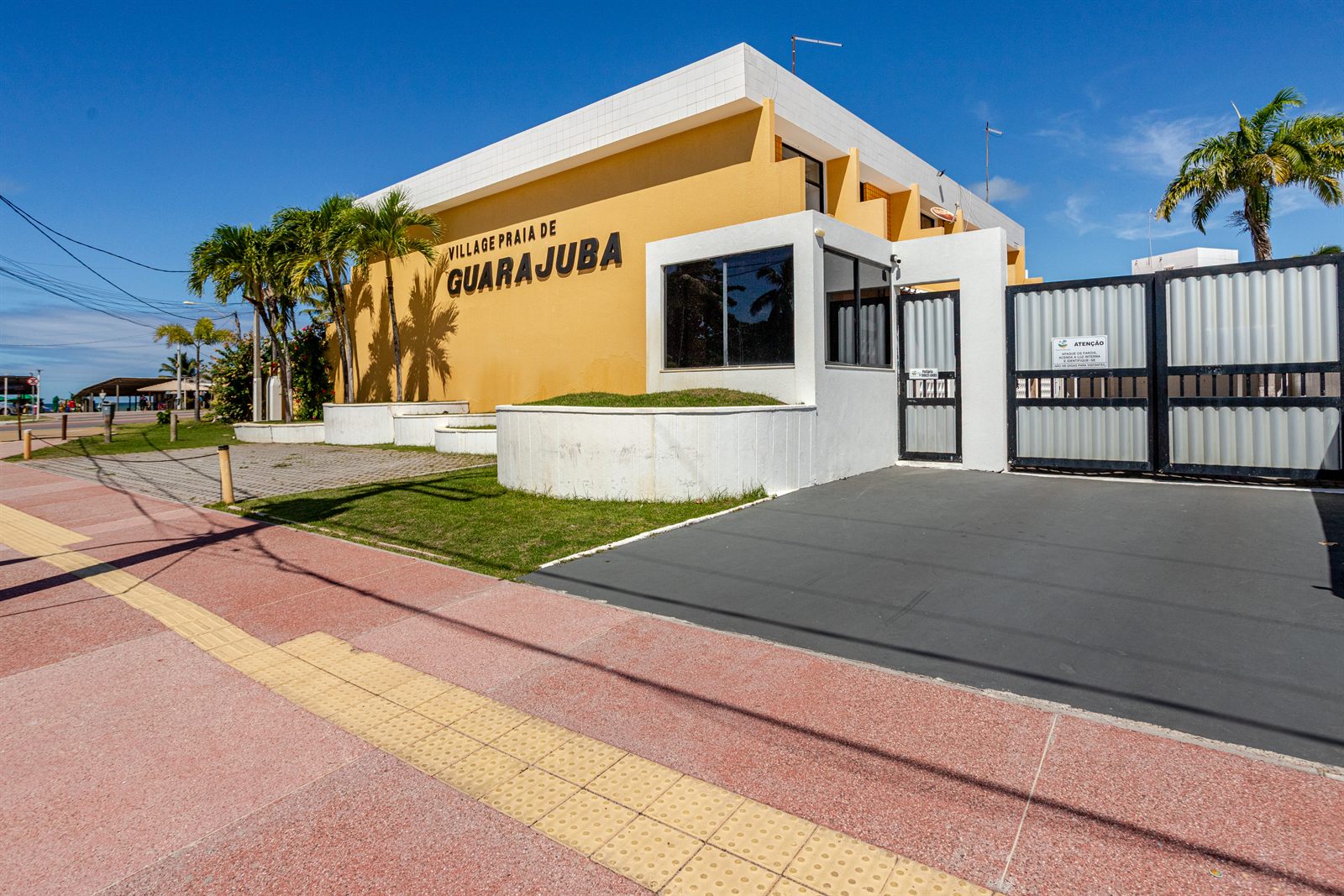 Entrada do condomínio Village Praia de Guarajuba